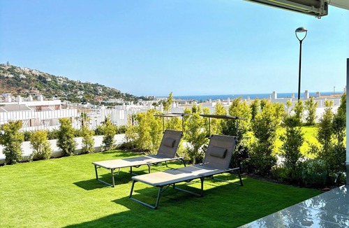 Atlanterra Apartment | Residencial Zahara Lirio, Bloque 1 Jardín 9