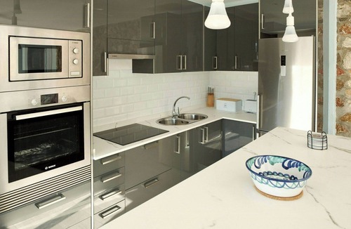 Lanjaron Apartment | Retreat with pool and yoga near Granada