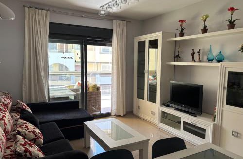 Roquetas de Mar Apartment | Romanilla Suites con vistas al mar, piscina y salida directa a la playa