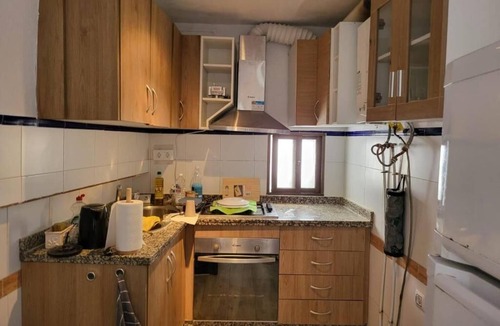 Rute House | Roof Terrace - Pet - Parking - Pool- Sleeps 2