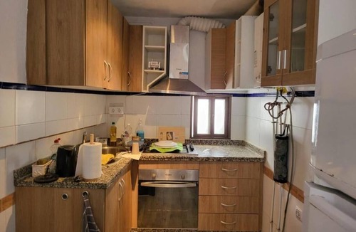Rute House | Roof Terrace - Pet - WiFi - Parking - Sleeps 4