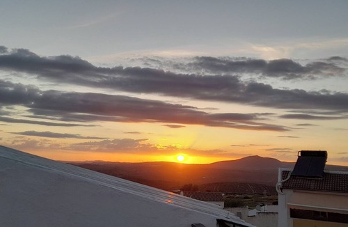 Rute House | Roof Terrace - Pet - WiFi - Parking - Sleeps 4
