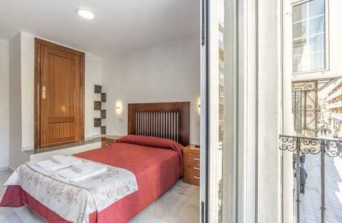 Granada City Center Hotel | Room 'Habitación 101' with Balcony, Wi-Fi and Air Conditioning