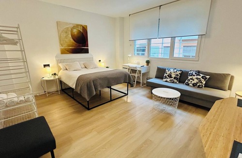 Canillas Apartment | Room Pinar - Apartment with all amenities