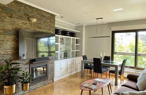 Moncloa-Aravaca Condo | Royal-Palace Garden View | Elegant 2-Bedroom Flat in the Heart of Madrid