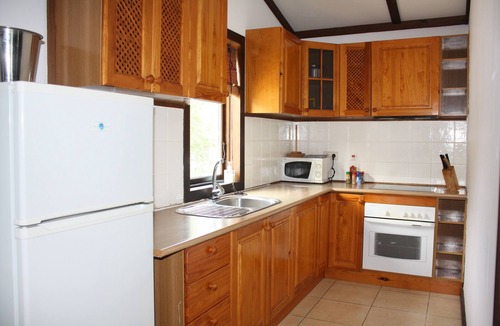 Alhaurin de la Torre House | Ruime vakantiewoning binnen een minipark met 3 woningen nabij Malaga, Spanje