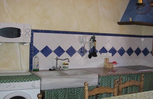 Laroya Cottage | Rural Cottage for a Romantic Retreat