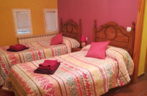 Hoyos de Miguel Munoz Cottage | Rural house (full rental) the cliffs of gredos for 10 people