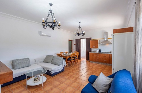 Marchena House | Rural Holiday Home 'Manuel' with Pool & Wi-Fi