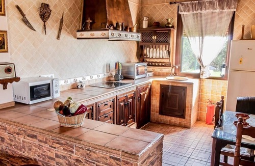 La Lantejuela House | Rural Holiday Home 'Villa Lucrecia' with Pool & Wi-Fi