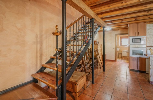 Castro de Fuentiduena House | Rural House 'Sanz' with Mountain Views, Shared Pool and Wi-Fi
