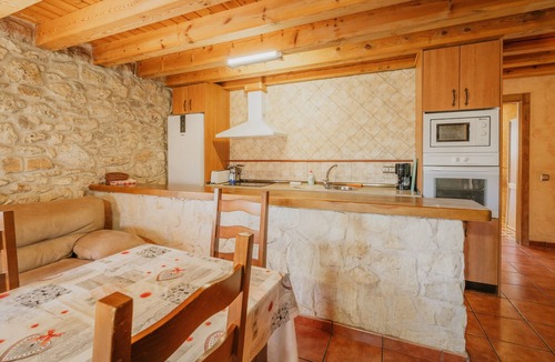 Castro de Fuentiduena House | Rural House 'Peña' with Mountain Views, Shared Pool and Wi-Fi
