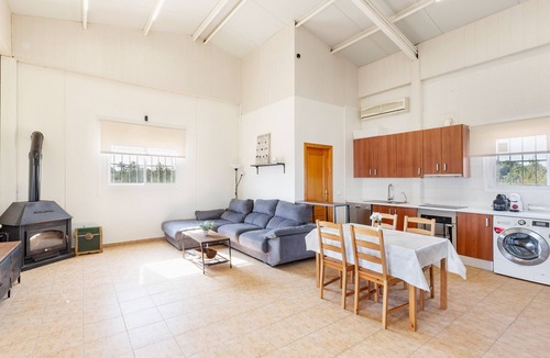 Pozo Los Palos House | Rural House 'Arizona' with Mountain Views, Wi-Fi, and Air Conditioning