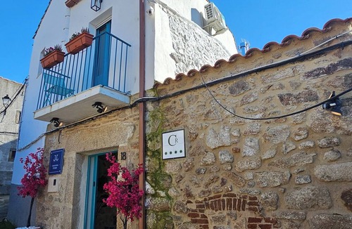 Montanchez Cottage | Rural House El Edén with Swimming Pool and Hydromassage Shower in Barrio Judío de Montánchez