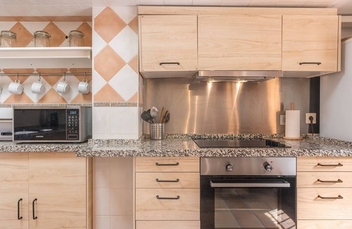 Barrio de la Vega House | Rural House 'Hitos' with Mountain Views, Wi-Fi, and Air Conditioning