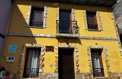 San Martin del Rey Aurelio Cottage | Rural house in the mountains, ideal for disconnecting and hiking.