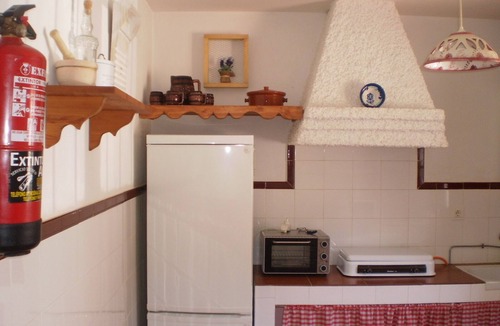 Los Romanes Cottage | Rural house La Atalaya de Los Romanes, overlooking Lake Viñuela.