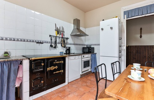 Lena House | Rural House 'La Cerra' with Mountain Views, Private Pool, and Wi-Fi