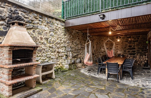 Lena House | Rural House 'La Cerra' with Mountain Views, Private Pool, and Wi-Fi