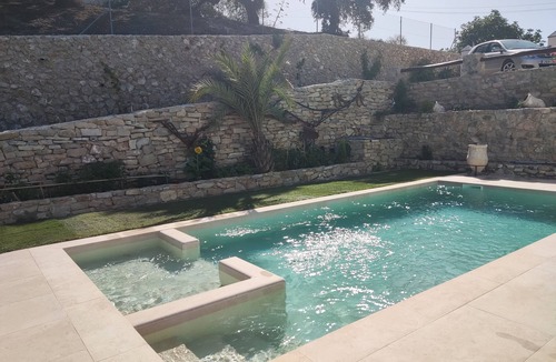 Iznajar Cottage | Rural house Las Canales surrounded by olive groves