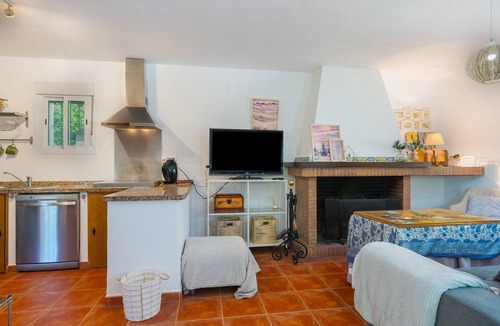 Calabazares House | Rural House 'Las Nubes' with Mountain Views, Wi-Fi, and Air Conditioning