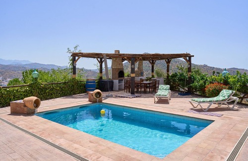 Arenas House | Rural House 'Miraflores' with Sea Views, Private Pool, and Wi-Fi