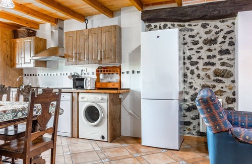 Solorzano House | Rural House 'Trasmiera' with Private Terrace, Private Garden and Wi-Fi