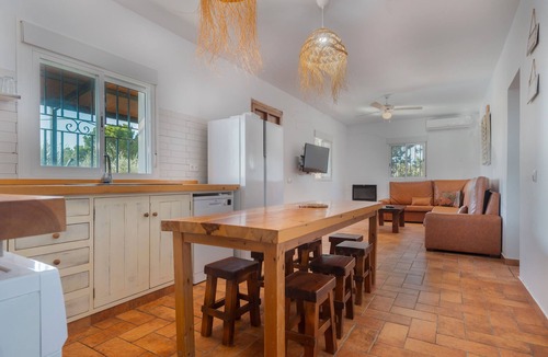 Arahal House | Rural House 'Valle Verde' with Private Pool, Wi-Fi & Air Conditioning