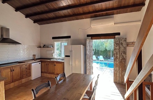Arahal Cottage | Rural paradise amidst olive trees and unique sunsets