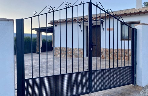 Campocamara Cottage | Rural Retreat: Cozy, Accessible Home in Sierra de Cazorla & Castril