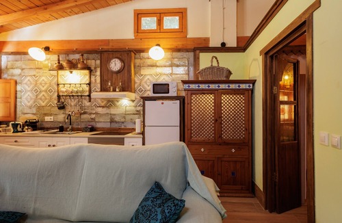 Carmona Apartment | Rural Retreat El Grifo – Relax Near Seville with Private Pool and Outdoor Space