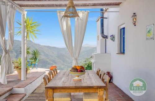 Colmenar House | Rustic 3BR Villa with Large Pool & Views
