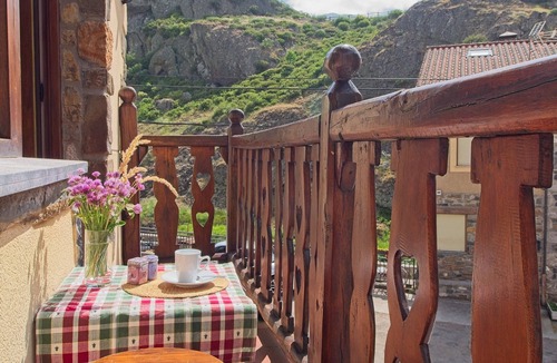 Portilla de la Reina House | Rustic Mountain House in Picos de Europa with Terrace and Wi-Fi