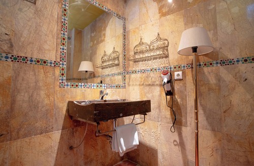 San Francisco-Ribera House | Safestay Cordoba Mezquita Catedral