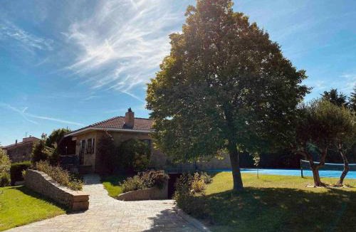 Ganuza House | Sagasti-Enea Villa con Piscina y Tenis en la Rioja