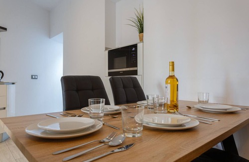 Old Town Apartment | SAIL Family Home by Cadiz4Rentals