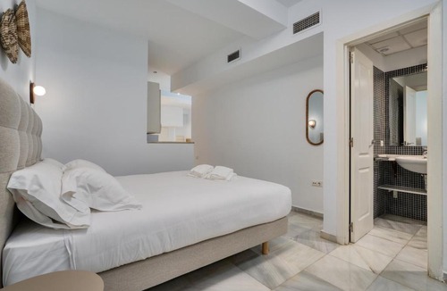 Feria Apartment | San Marcos Loft, by Homing U