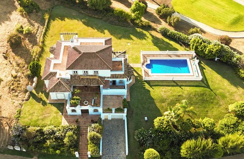 San Roque Villa | San Roque Club Luxury 4-bed Villa with Swimming Pool