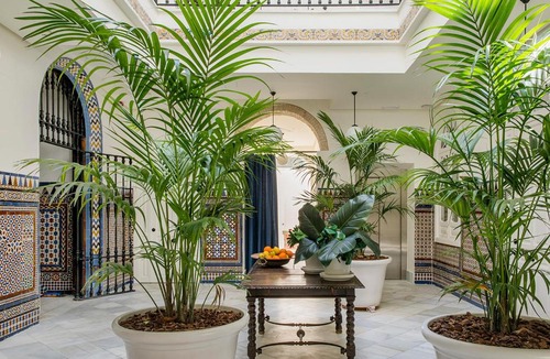 San Julian Apartment | Santa Paula Pool & Luxury