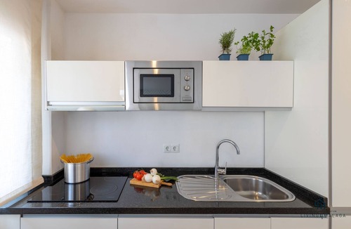 Explanada de la Estacion Apartment | Sea Breeze Apartment Living4malaga