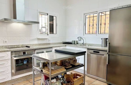 Malaga-Este Villa | Sea View Villa with Private Pool near Malaga - Quiet, Bright and Spacious