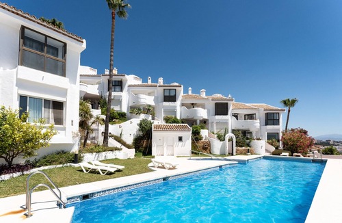 Torrequebrada Ski Chalet | Seaview/3BED/Sauna/Pool/Parking REF033