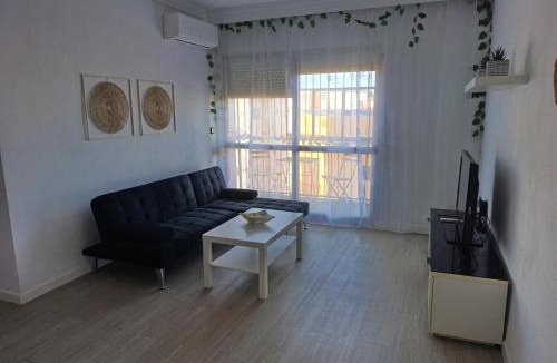 Alcala de Guadaira Apartment | Sevilla Gateway a 10 min Sevilla y cerca aeropuerto, 3 habitaciones, 2 camas en cada habitación y sofá cama