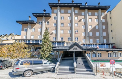 Pradollano Apartment | Sierra Nevada Ski Slope Lodge – Free Parking