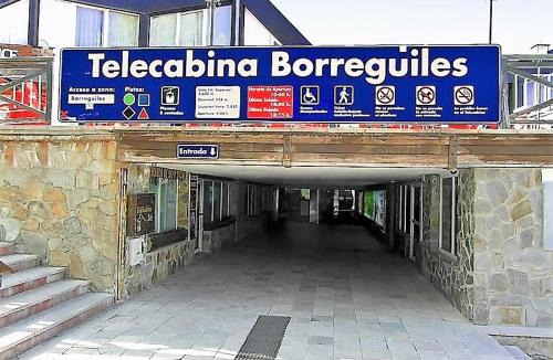 Pradollano Apartment | SKI & SNOW APARTMENTS - PLAZA DE PRADOLLANO - Junto a los Telecabinas by TODOSIERRANEVADA