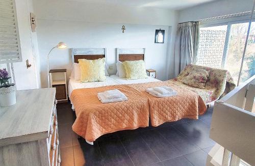 Marbella Seafront Promenade Apartment | Skol 316. Attractive 1 Bedroom Duplex Apartment with Sea View in Skol Marbella.