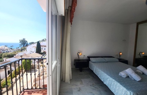 Nerja Villa | Sleeps 8 | Villa Pinomar | CG R865