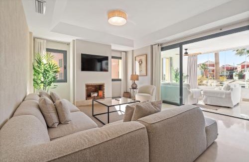 Sotogrande Apartment | Sotogrande Alboaire- Waterfront luxury 4 bedroom Apt in the Marina of Sotogrande