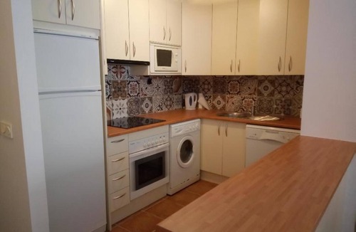 La Parata Apartment | South facing one bedroomapartment with WIFI & private parking