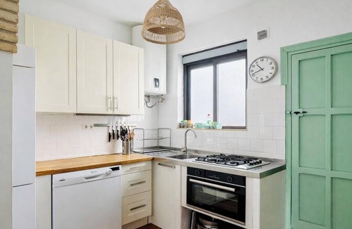 Rota Apartment | Spacious 3BR Getaway - Perfect for Families & Groups - Terrace